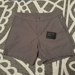 Lululemon commission classic fit 7” shorts 31 waist